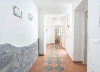 Hall / corridoio - Quadrilocale Via Enrico Toti
 
5, Acireale - foto 8