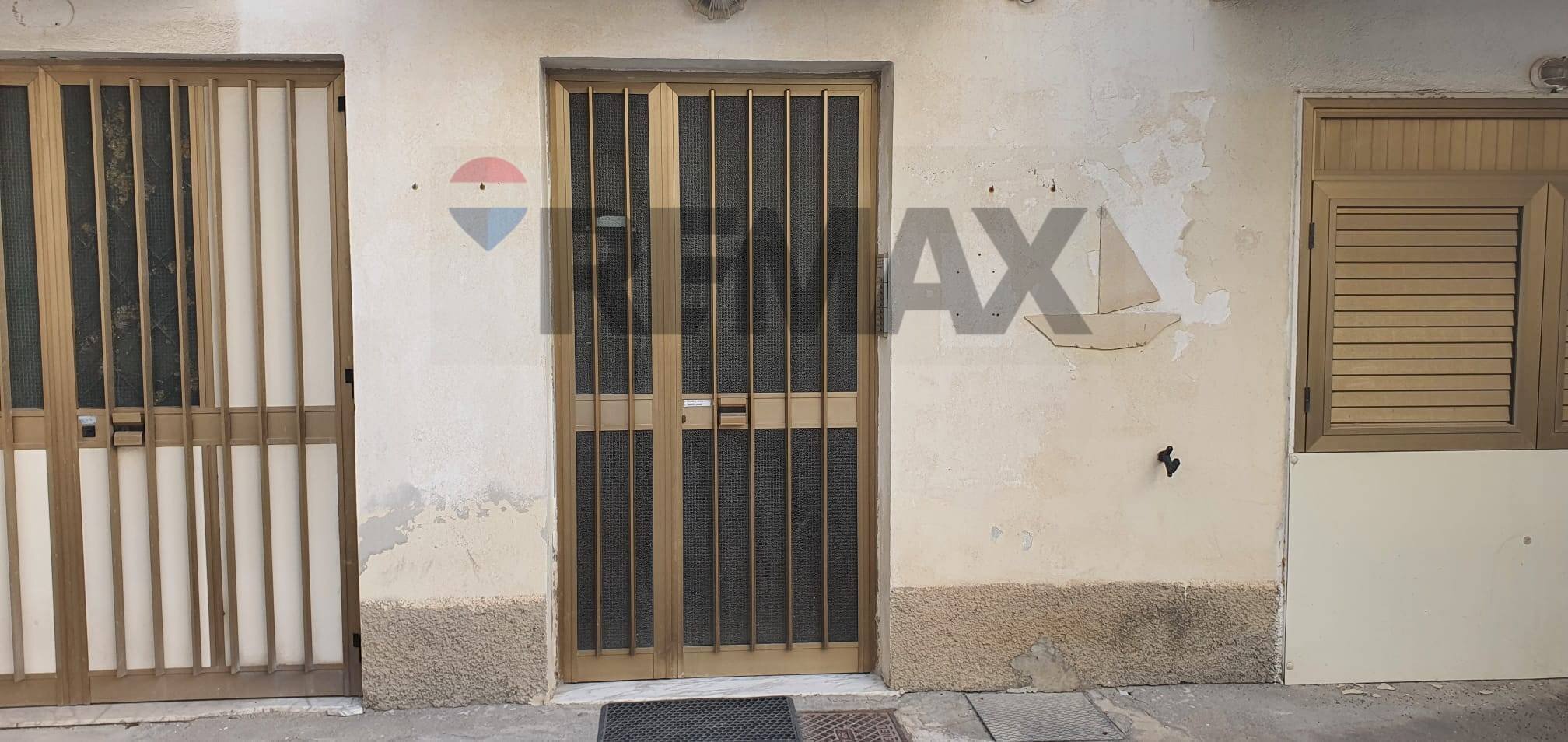 Edificio all\'aperto - Four-room apartment LUNGOMARE AMERIGO VESPUCCI- GARUFI
 
18, Furci Siculo - photo 1