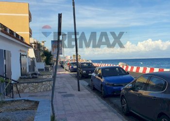 Edificio all\'aperto - Four-room apartment LUNGOMARE AMERIGO VESPUCCI- GARUFI
 
18, Furci Siculo - photo 29