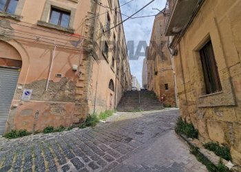 Edificio all\'aperto - Independent house via Sant'Agrippina
 
82, Enna - photo 1
