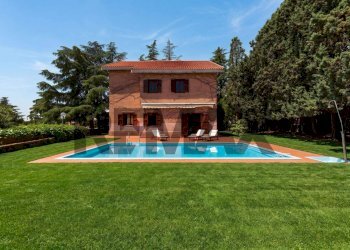 Piscina - Villa via orosio
 
9, Mascalucia - foto 1