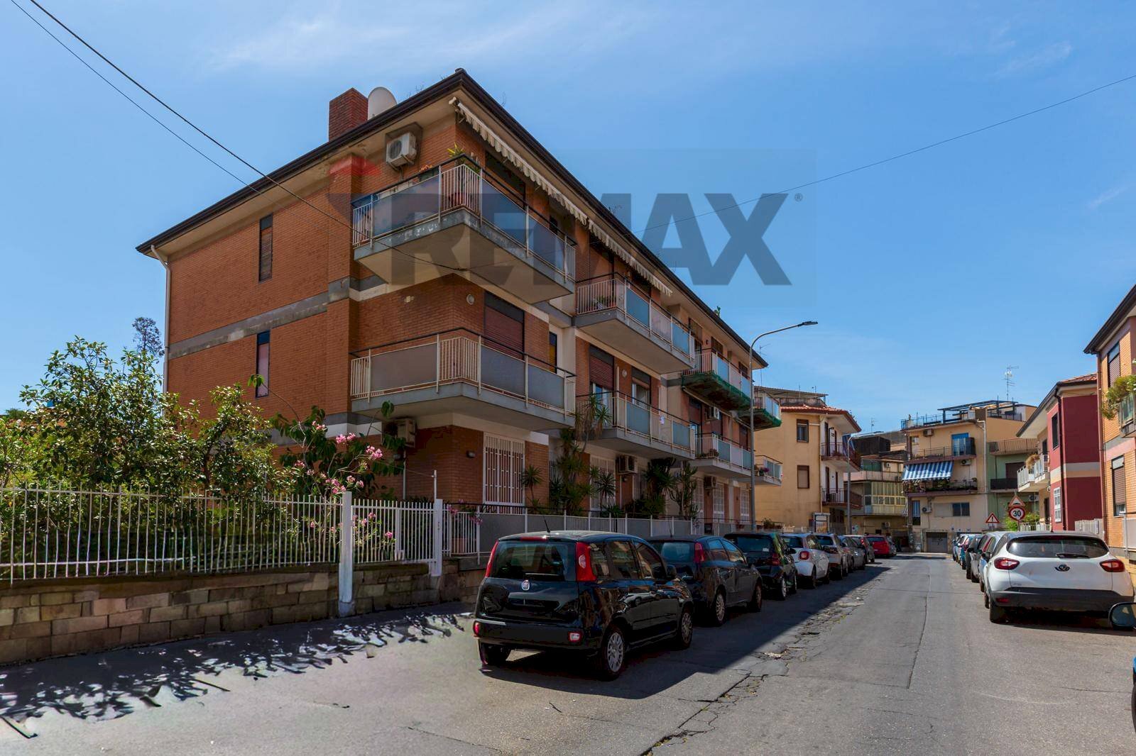 Edificio all\'aperto - Two-room apartment via antonino privitera
 
8, Aci Castello - photo 1