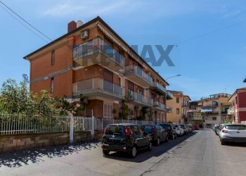 Edificio all\'aperto - Two-room apartment via antonino privitera
 
8, Aci Castello - photo 1