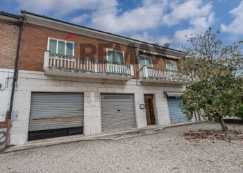 Casa all\'aperto - Semi-detached house piazza libertà
 
9, Masi Torello - photo 3