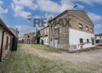 Casa all\'aperto - Semi-detached house piazza libertà
 
9, Masi Torello - photo 6