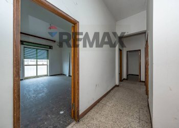 Hall / corridoio - Semi-detached house piazza libertà
 
9, Masi Torello - photo 16
