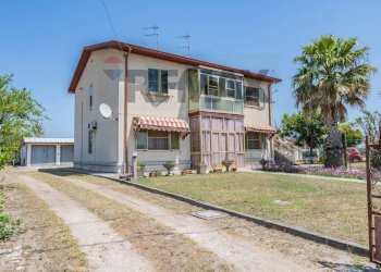 Casa all\'aperto - Semi-detached house località Caprile Centro
 
6, Codigoro - photo 1