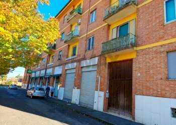 Edificio all\'aperto - One-room apartment Piazza Emilia
12, Ferrara - photo 2