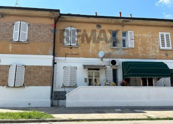 Casa all\'aperto - Quadrilocale via trento
 
13, Occhiobello - foto 3