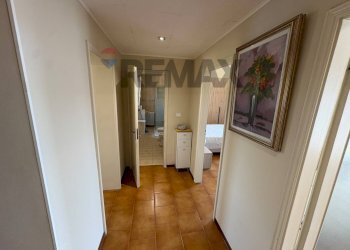 Hall / corridoio - Four-room apartment Via Garibaldi
 
20, Riva del Po - photo 9