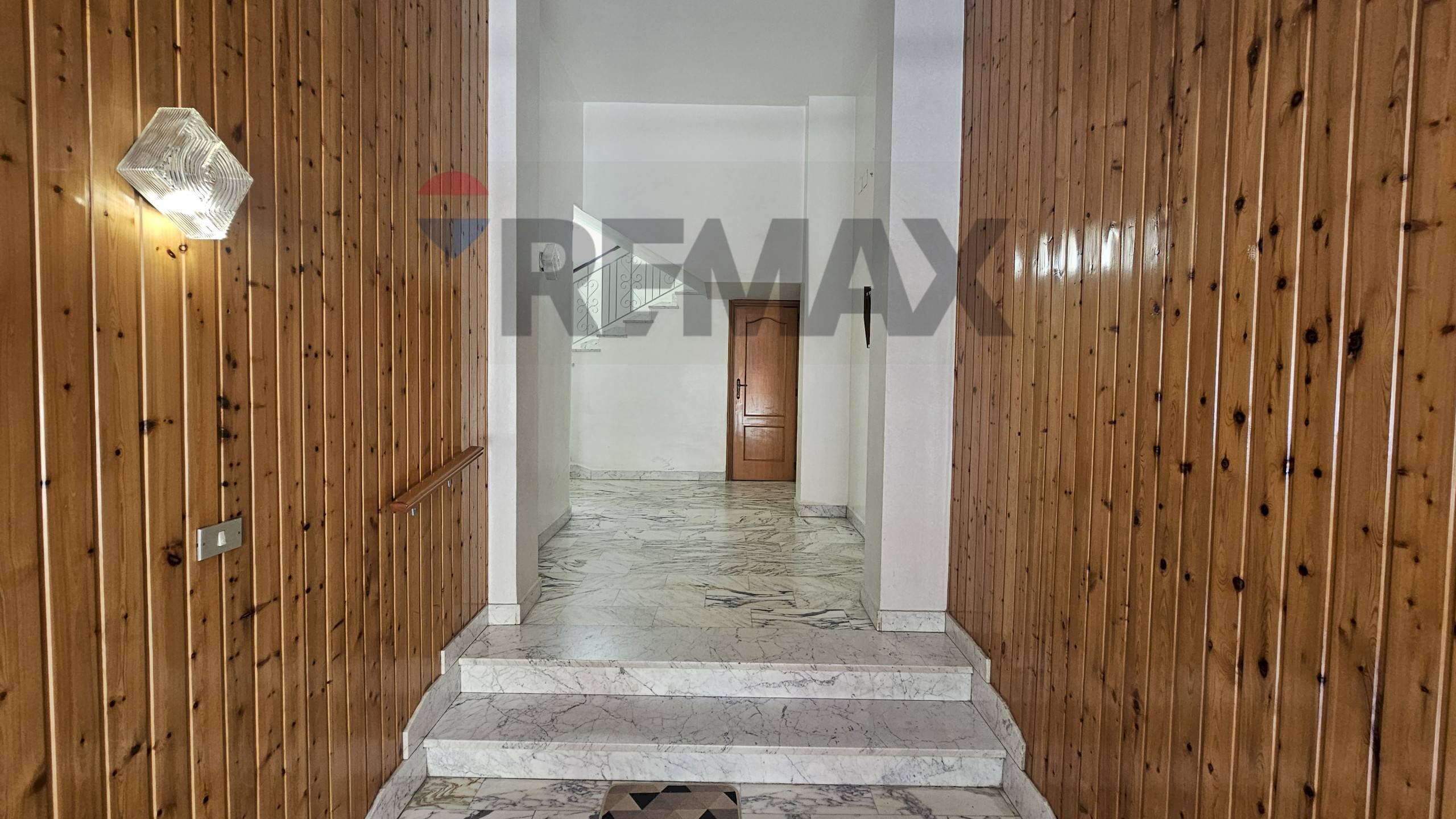 Hall / corridoio - Quadrilocale Via Giuseppe Di Vittorio
 
18, Lucera - foto 1