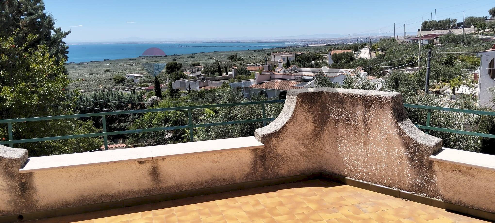 Balcone - Casa semi indipendente Via San Benedetto
 
18, Monte Sant'Angelo - foto 1