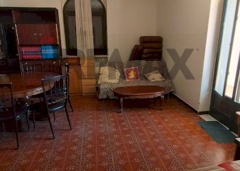 Sala da pranzo - Casa semi indipendente Via San Benedetto
 
18, Monte Sant'Angelo - foto 14