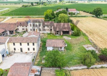 Casa all\'aperto - Casa semi indipendente STRADATESSAGLI
 
58, Commessaggio - foto 20