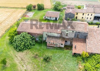 Edificio all\'aperto - Casa semi indipendente STRADATESSAGLI
 
58, Commessaggio - foto 22