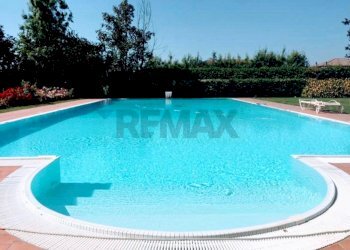 Piscina - Villa Via Canalvecchio
 
8, Carpi - photo 4