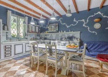 Sala da pranzo - Villa Via Canalvecchio
 
8, Carpi - photo 11