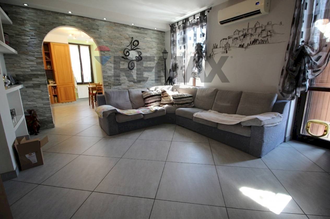 Soggiorno - Three-room apartment VIA CRISTOFORO COLOMBO
 
6, Treviolo - photo 1