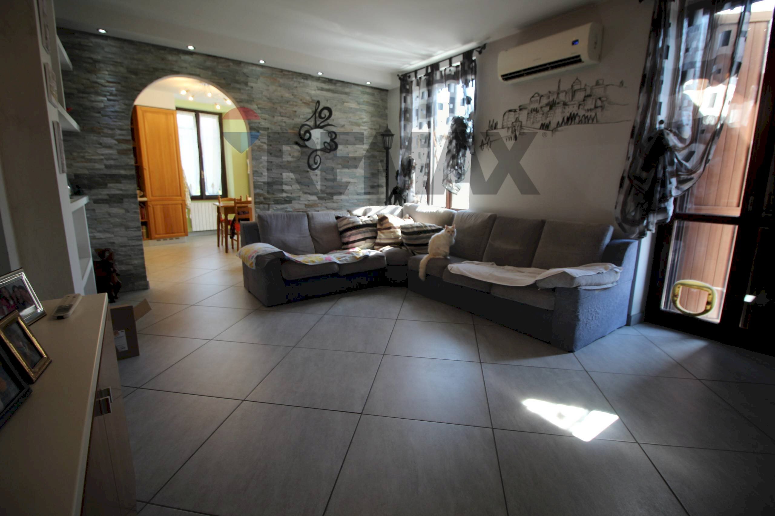 Soggiorno - Three-room apartment VIA CRISTOFORO COLOMBO
6, Treviolo - photo 2