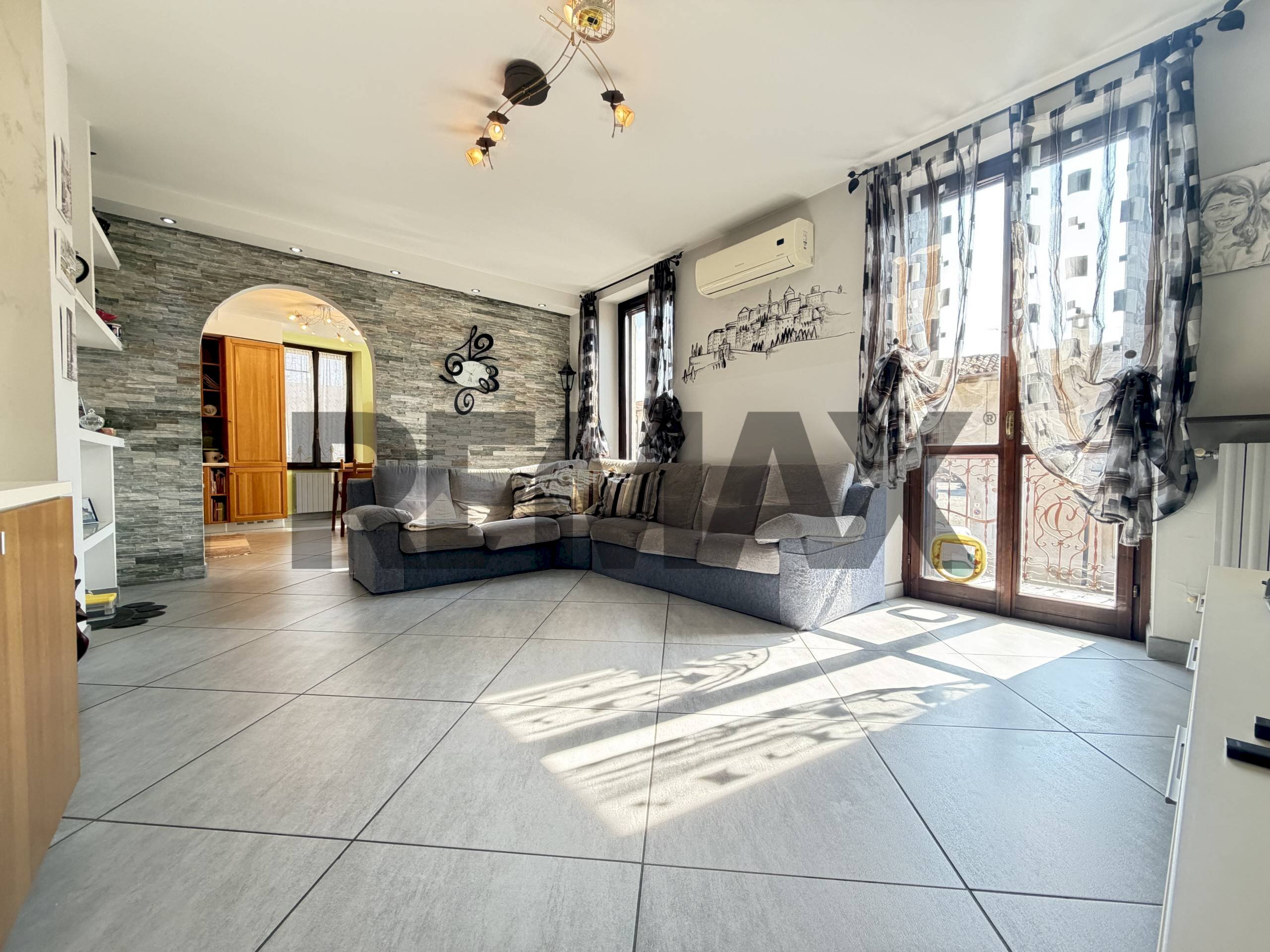 Soggiorno - Three-room apartment VIA CRISTOFORO COLOMBO
 
6, Treviolo - photo 2