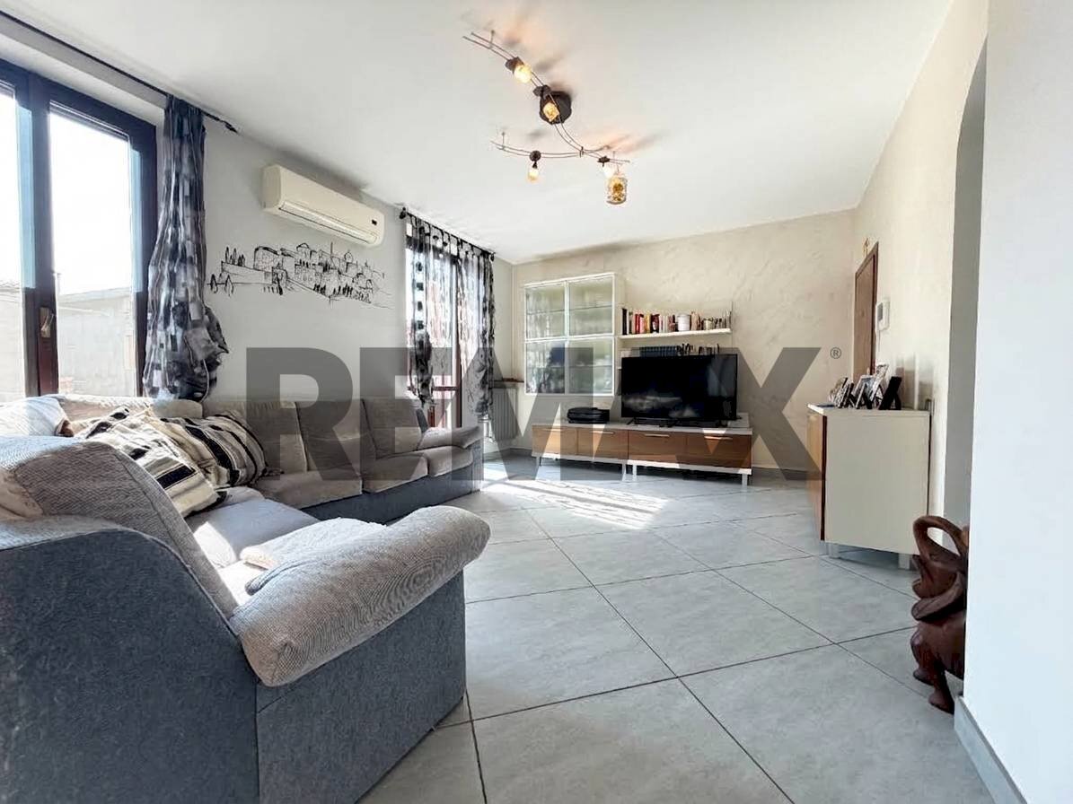 Soggiorno - Three-room apartment VIA CRISTOFORO COLOMBO
 
6, Treviolo - photo 3