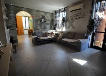 Soggiorno - Three-room apartment VIA CRISTOFORO COLOMBO
 
6, Treviolo - photo 2