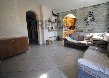 Soggiorno - Three-room apartment VIA CRISTOFORO COLOMBO
 
6, Treviolo - photo 4