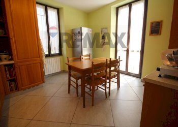 Sala da pranzo - Three-room apartment VIA CRISTOFORO COLOMBO
 
6, Treviolo - photo 10