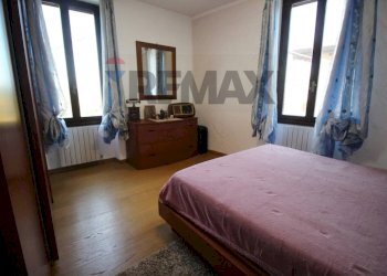 Camera / camera da letto - Three-room apartment VIA CRISTOFORO COLOMBO
 
6, Treviolo - photo 16