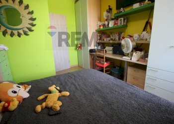 Camera / camera da letto - Three-room apartment VIA CRISTOFORO COLOMBO
 
6, Treviolo - photo 19