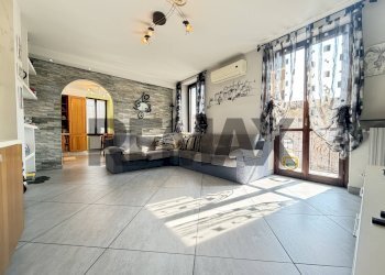 Soggiorno - Three-room apartment VIA CRISTOFORO COLOMBO
 
6, Treviolo - photo 2