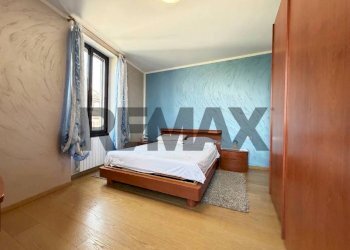 Camera / camera da letto - Three-room apartment VIA CRISTOFORO COLOMBO
 
6, Treviolo - photo 14