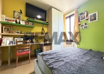 Camera / camera da letto - Three-room apartment VIA CRISTOFORO COLOMBO
 
6, Treviolo - photo 19