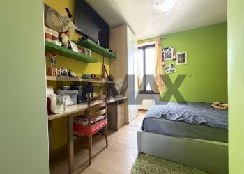 Camera / camera da letto - Three-room apartment VIA CRISTOFORO COLOMBO
 
6, Treviolo - photo 22