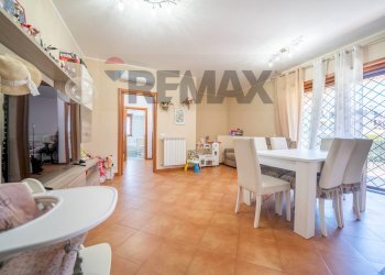 Sala da pranzo - Bilocale Via Pier Leone Ghezzi
 
36, Fiumicino - foto 4