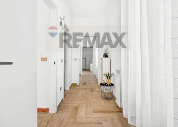 Hall / corridoio - Casa semi indipendente San Rocco
 
23, Vanzaghello - foto 18