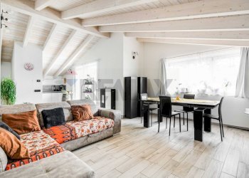 Sala da pranzo - Villa Corso Sempione, Olgiate Olona VA
 
80, Olgiate Olona - foto 5