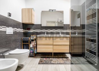 Bagno - Villa Corso Sempione, Olgiate Olona VA
 
80, Olgiate Olona - foto 8