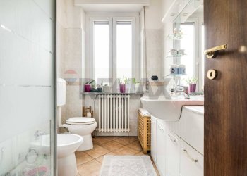 Bagno - Villa Corso Sempione, Olgiate Olona VA
 
80, Olgiate Olona - foto 15