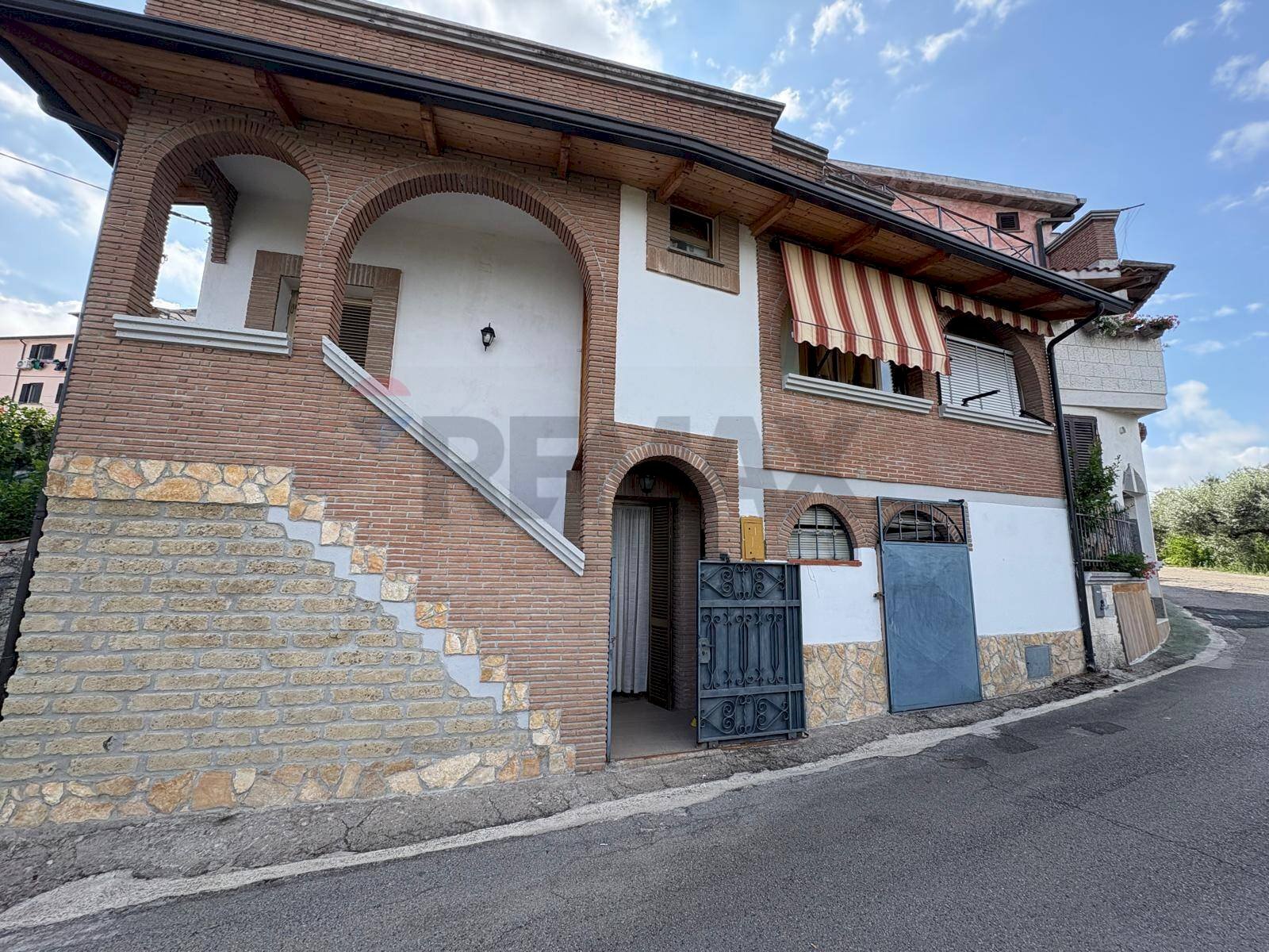 Casa all\'aperto - Casa indipendente Via Chiesa
 
snc, Sessa Aurunca - foto 1