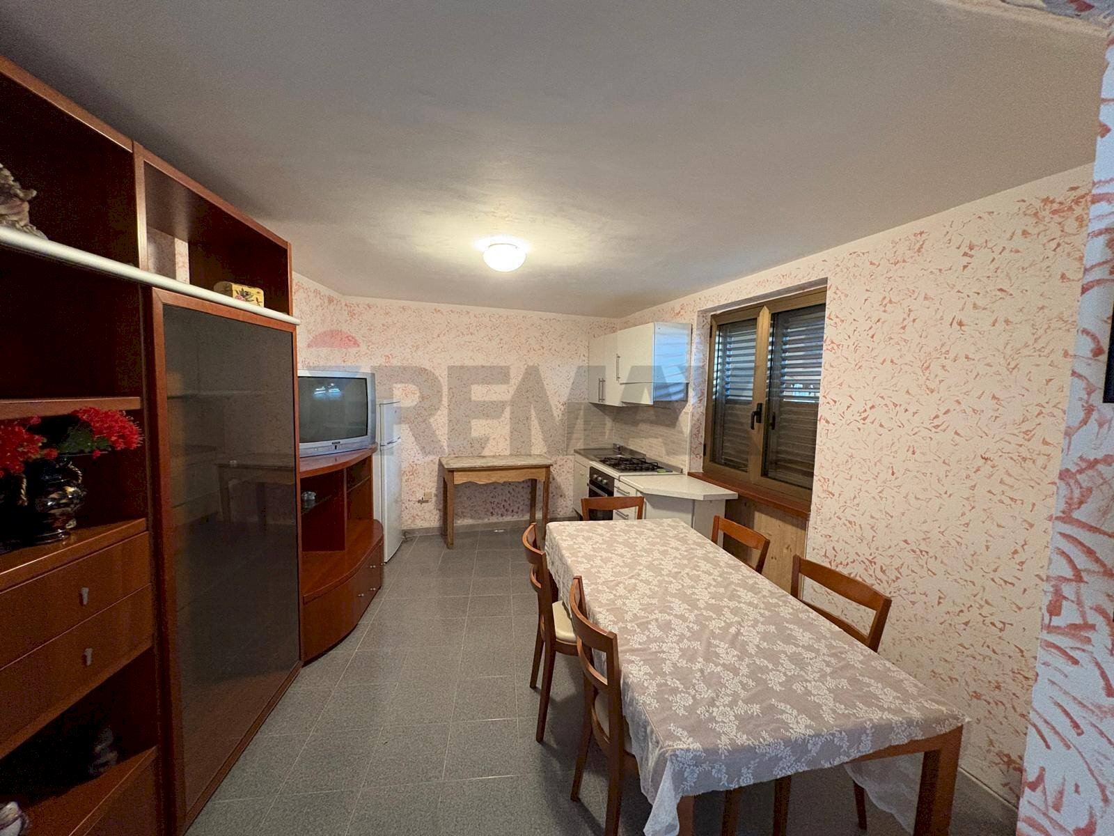 Sala da pranzo - Casa indipendente Via Chiesa
snc, Sessa Aurunca - foto 2