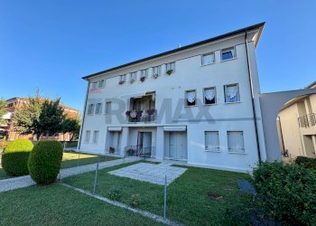 Edificio all\'aperto - Bilocale via Leonardo da Vinci
 
25, Giavera del Montello - foto 1