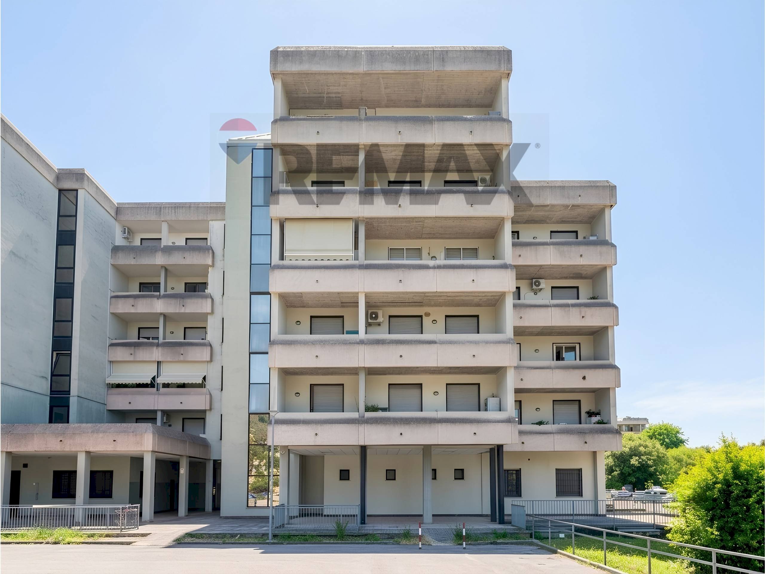 Edificio all\'aperto - Bilocale Via Aronne Rabbeno
4, Reggio nell'Emilia - foto 3