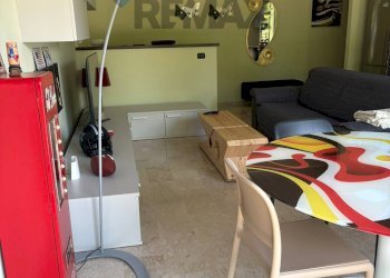 Sala da pranzo - Bilocale VIA GRAMSCI
 
24, Arona - foto 8
