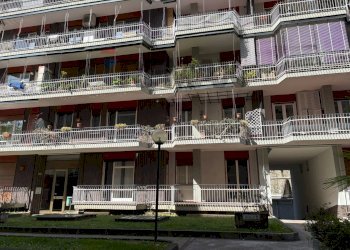 Edificio all\'aperto - Bilocale VIA GRAMSCI
 
24, Arona - foto 26