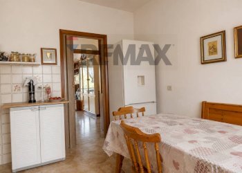 Sala da pranzo - Trilocale via Tintoretto
2, Castelletto Sopra Ticino - foto 5