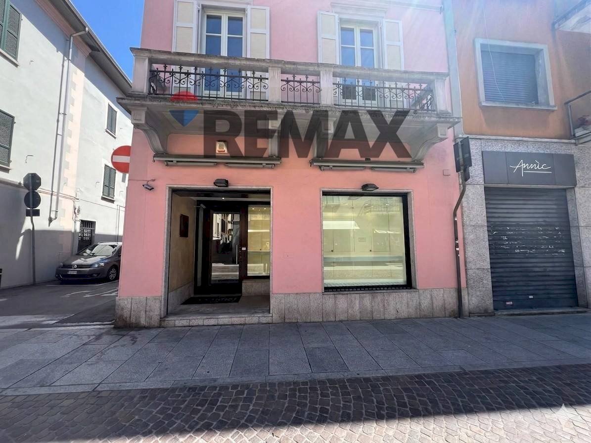 Edificio all\'aperto - Shop Corso C. B. Cavour
40, Borgomanero - photo 2