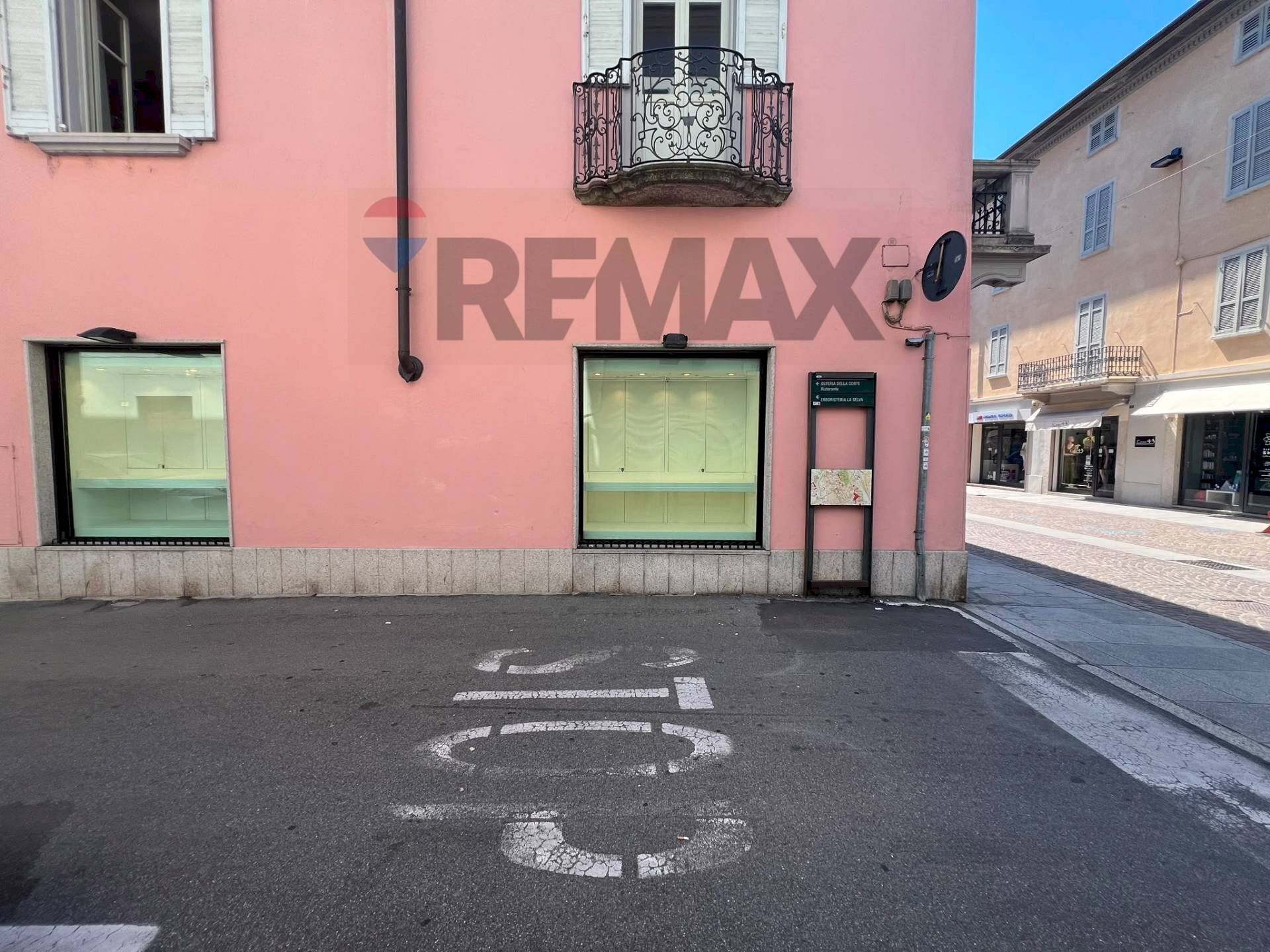 Edificio all\'aperto - Shop Corso C. B. Cavour
40, Borgomanero - photo 3