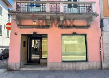 Edificio all\'aperto - Shop Corso C. B. Cavour
40, Borgomanero - photo 1