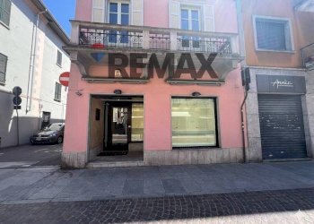 Edificio all\'aperto - Shop Corso C. B. Cavour
40, Borgomanero - photo 2